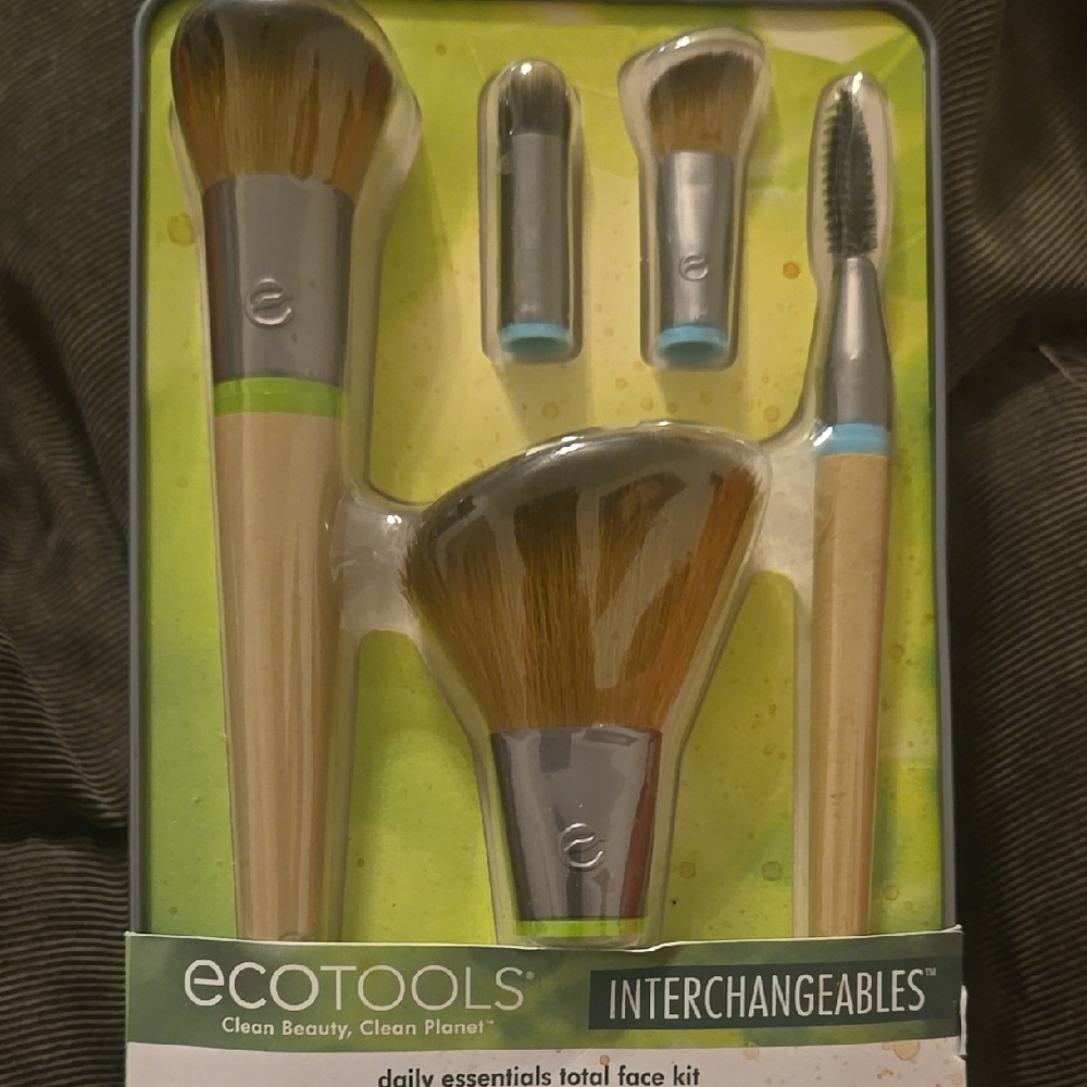 EcoTools Interchangeable Makeup Brush Set
